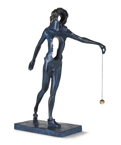 SURREALIST NEWTON